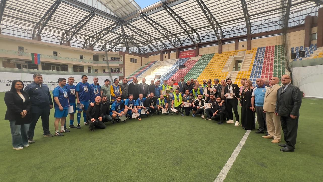Veteranlar arasında minifutbol turnirinin qalibləri mükafatlandırılıb  - FOTOLAR