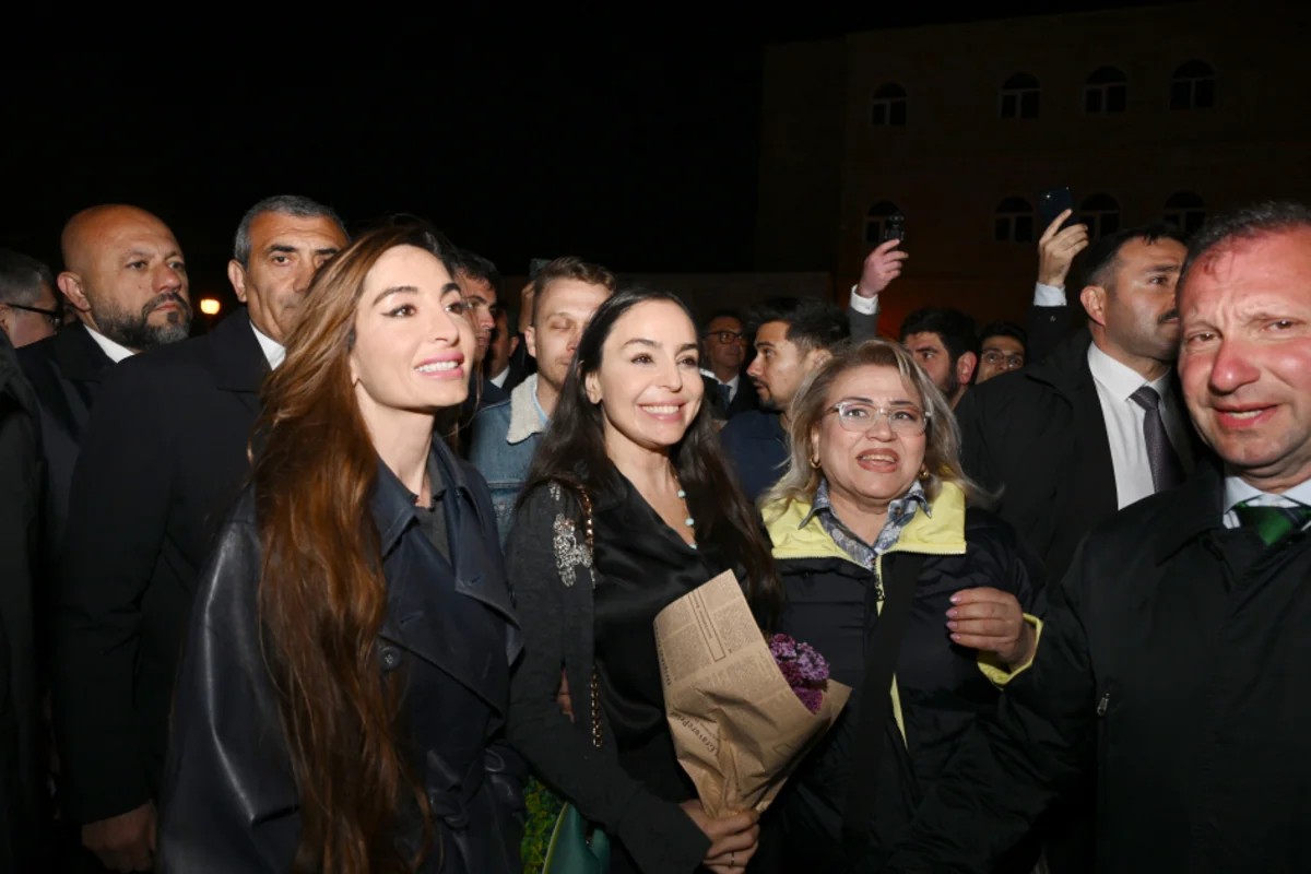 Leyla Əliyeva və Arzu Əliyeva Beynəlxalq Xalça Festivalını ziyarət ediblər&nbsp;