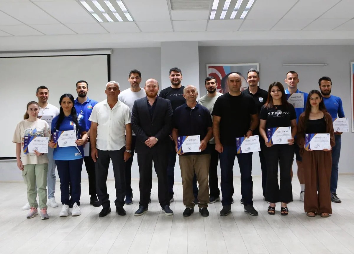 Bakıda voleybol məşqçiləri üçün seminar keçirilib