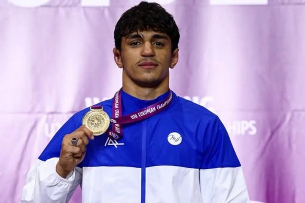 Güləşçimiz Avropa çempionu oldu 